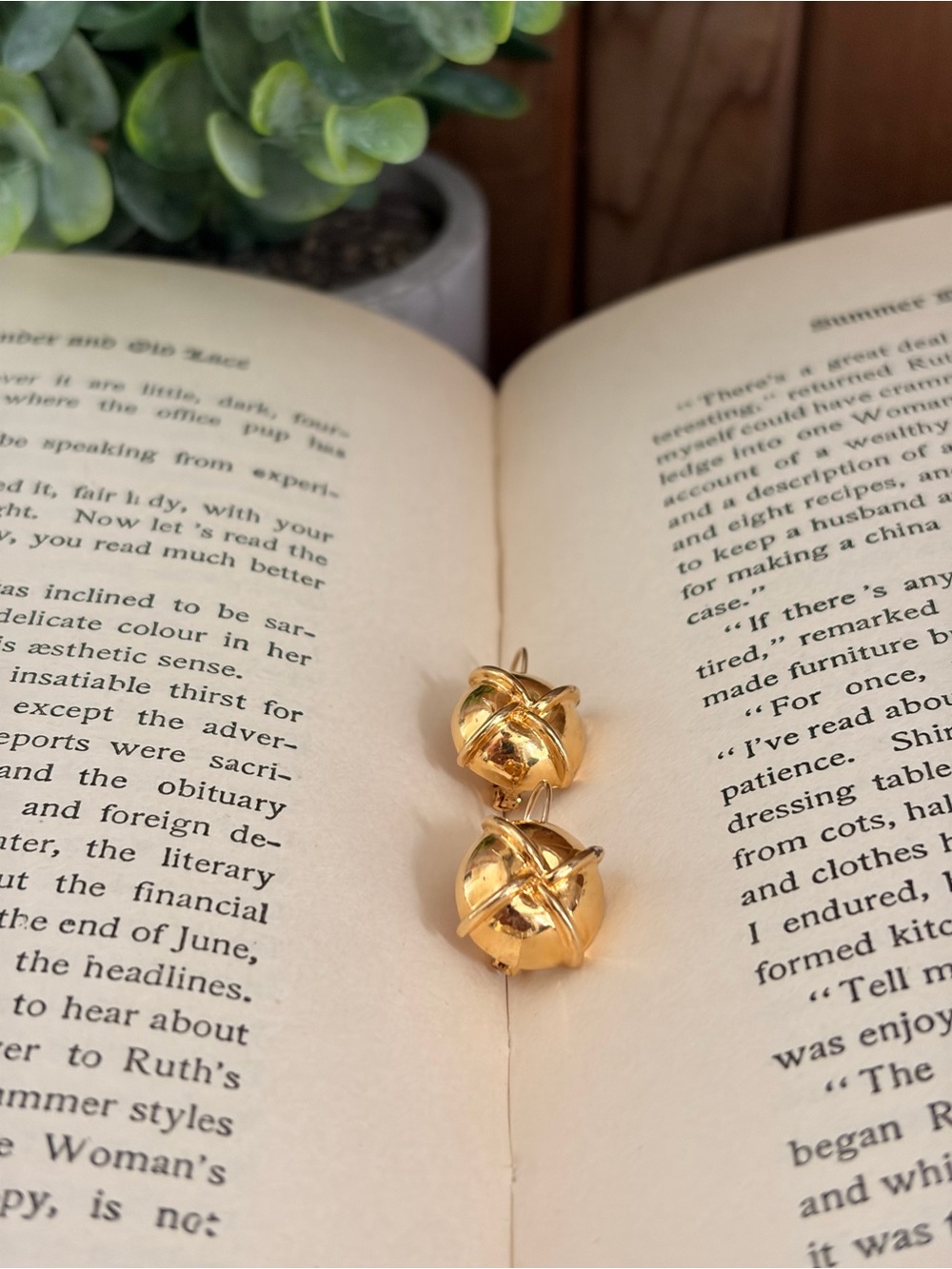 Monet Vintage Gold Textured Knot clip-on earrings